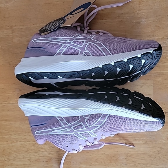 Asics Gel-Excite 9 Running Shoe in Barely Rose/White - Picture 4 of 9